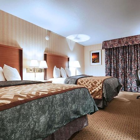 Отель Magnuson Grand Columbus North Экстерьер фото