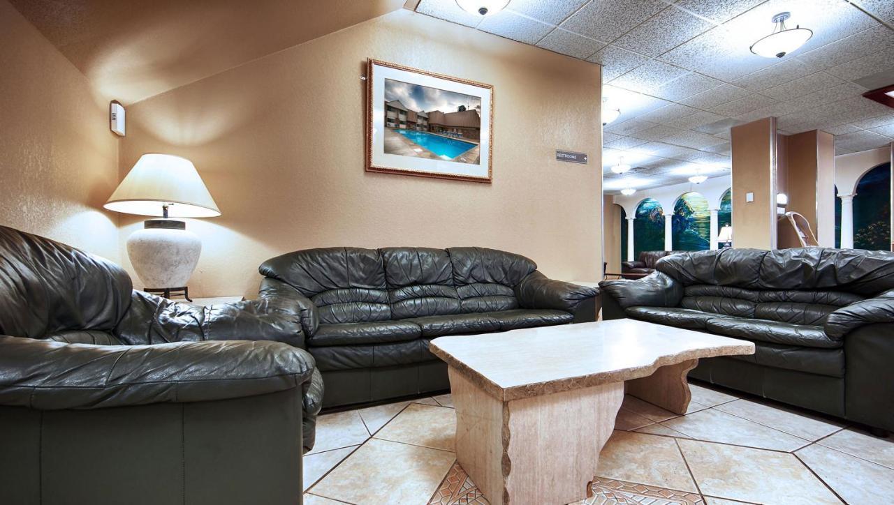 Отель Magnuson Grand Columbus North Экстерьер фото