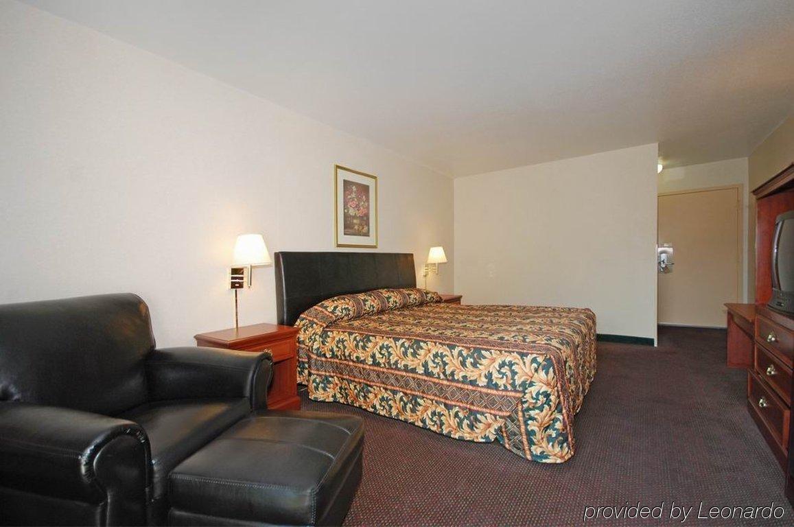 Отель Magnuson Grand Columbus North Номер фото