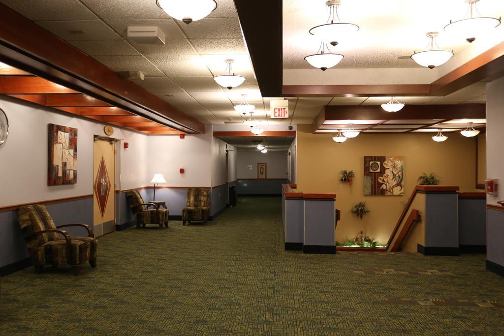 Отель Magnuson Grand Columbus North Экстерьер фото