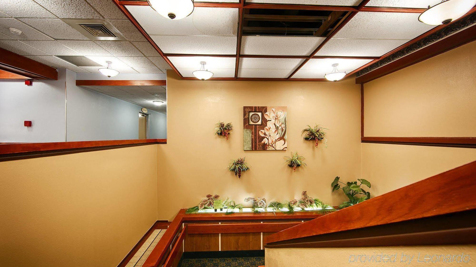 Отель Magnuson Grand Columbus North Экстерьер фото